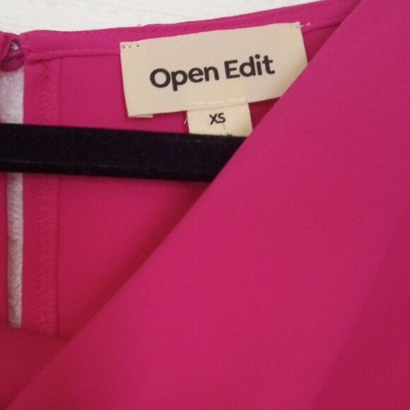 Pink Sleeveless Crop Top - Picture 2 of 4